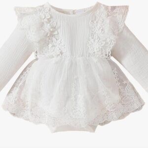 Wonderful white dress 6-9 months